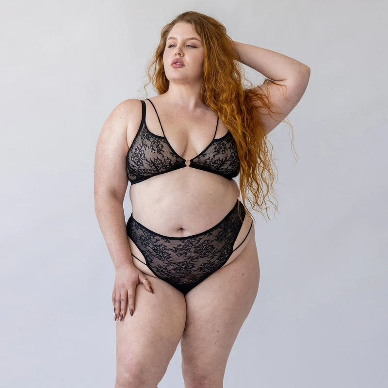 Model 5'6" wearing size XL