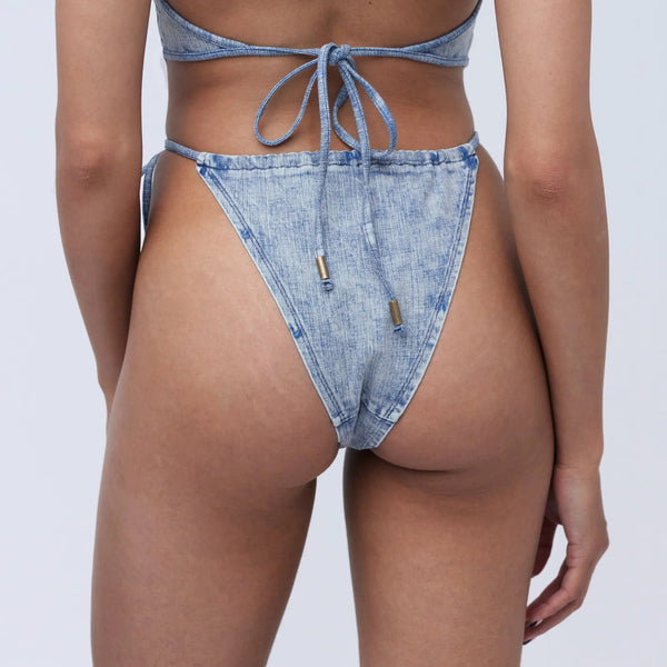 Model is 5'9" wearing size S