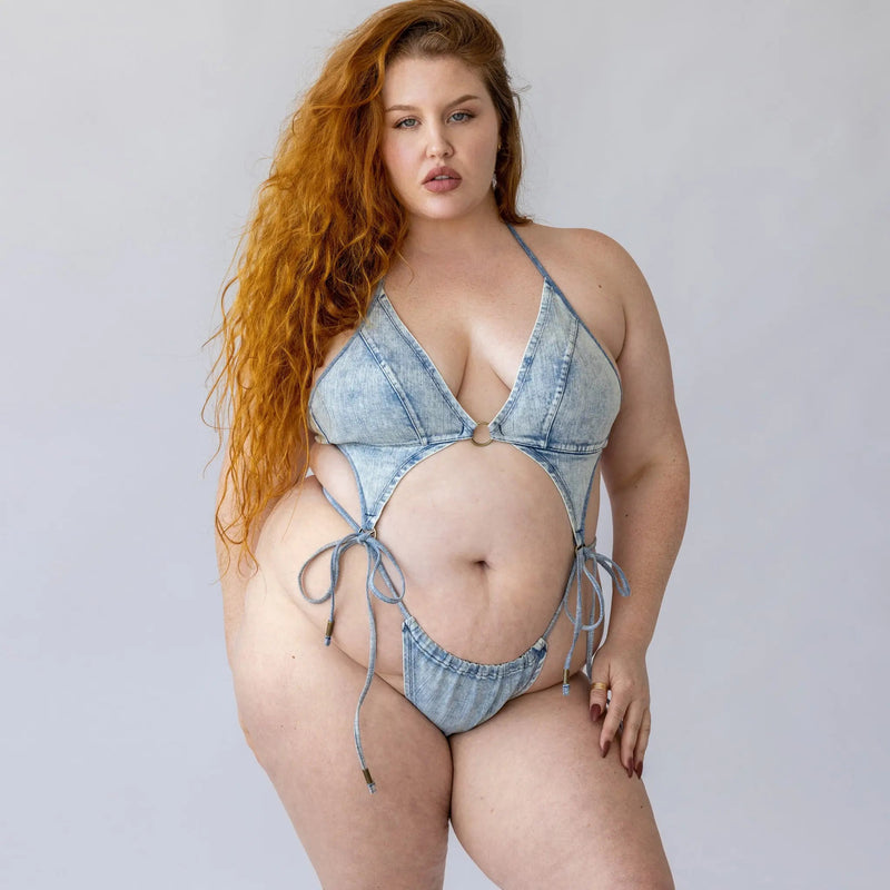 Model 5'4" wearing size XL