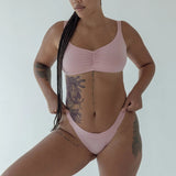 Product thumbnail Model 36C wearing size M
