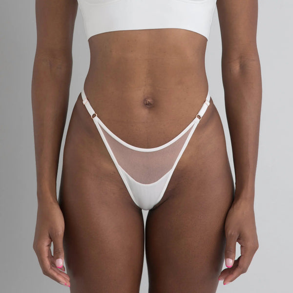 Monique Morin Model 5’8’’ wearing size XS