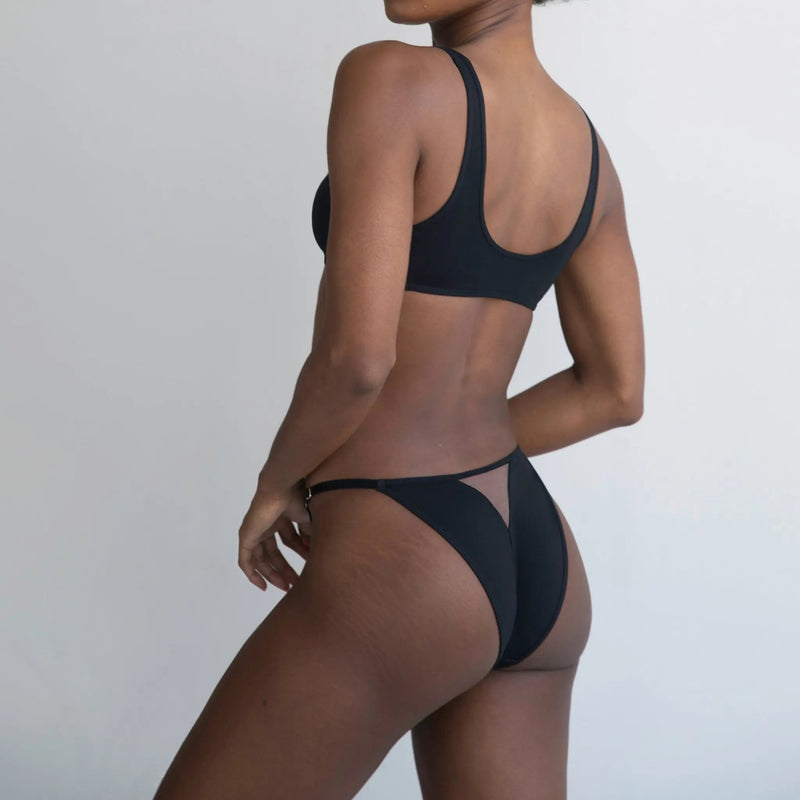 Monique Morin Model 5’8’’ wearing size XS