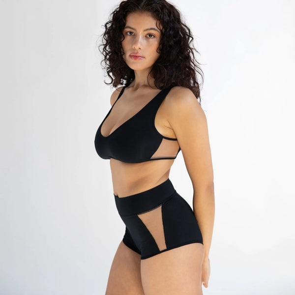 Monique Morin Model 5'9" wearing size S