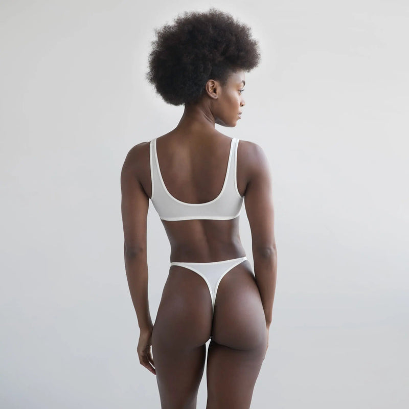 Monique Morin Model 5’8’’ wearing size XS