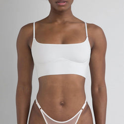 Monique Morin Model 5’8’’ 34B wearing size S