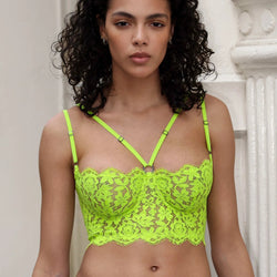 Model is 5'9" and wearing 32D/34C