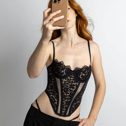 Monique Morin Model 5'7" wearing 32B/34A