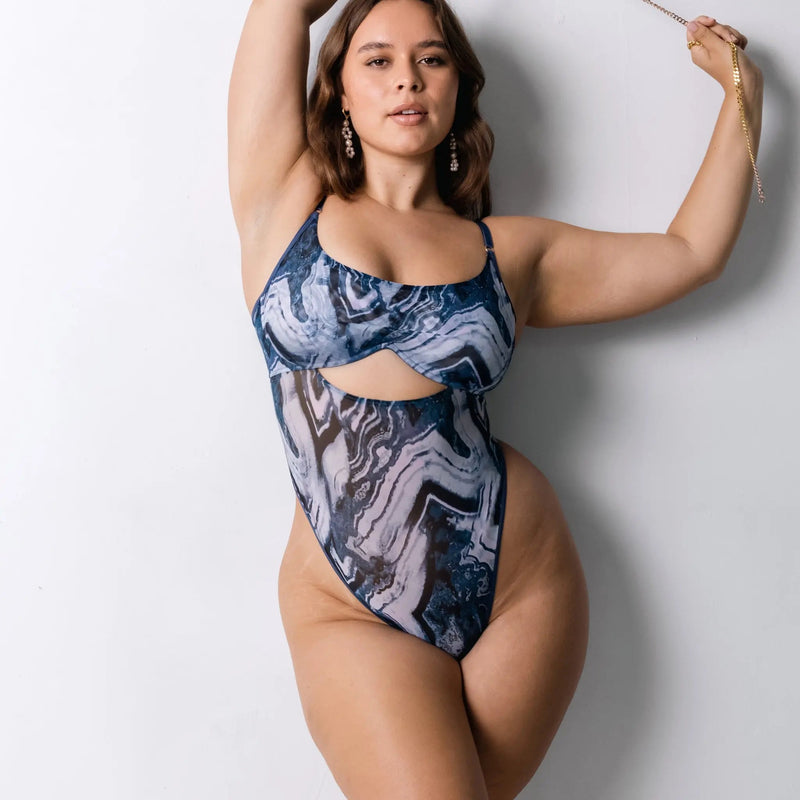 Storm wired bodysuit - Monique Morin Model 5'7" 36DD wearing size XL