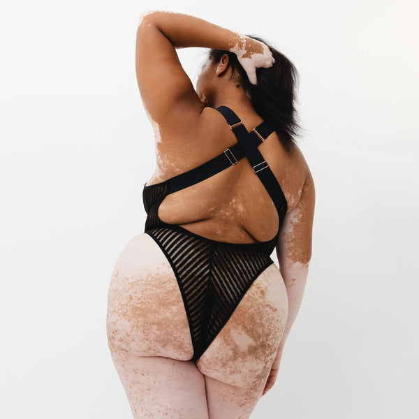 Model 5'8" 38F wearing size 2X