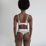 Product thumbnail Monique Morin Model 5’8’’ 34B wearing size S