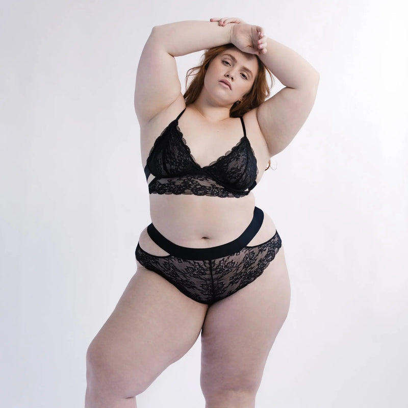 Wild Lace Long Line Bra Black - Monique Morin Model 40B wearing size XL