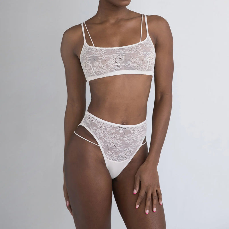 Monique Morin Model 5’8’’ wearing size XS
