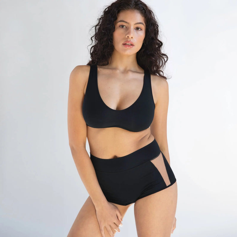 Monique Morin Model 5'9" wearing size S