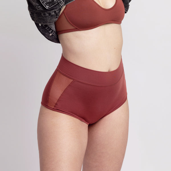 Model 5'4" wearing size S