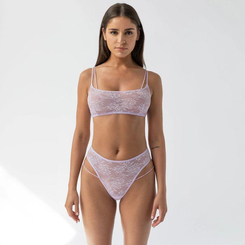 Model 5'7" wearing size S
